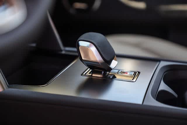 Thumbnail: 2024 Land Rover Discovery Sport - 23