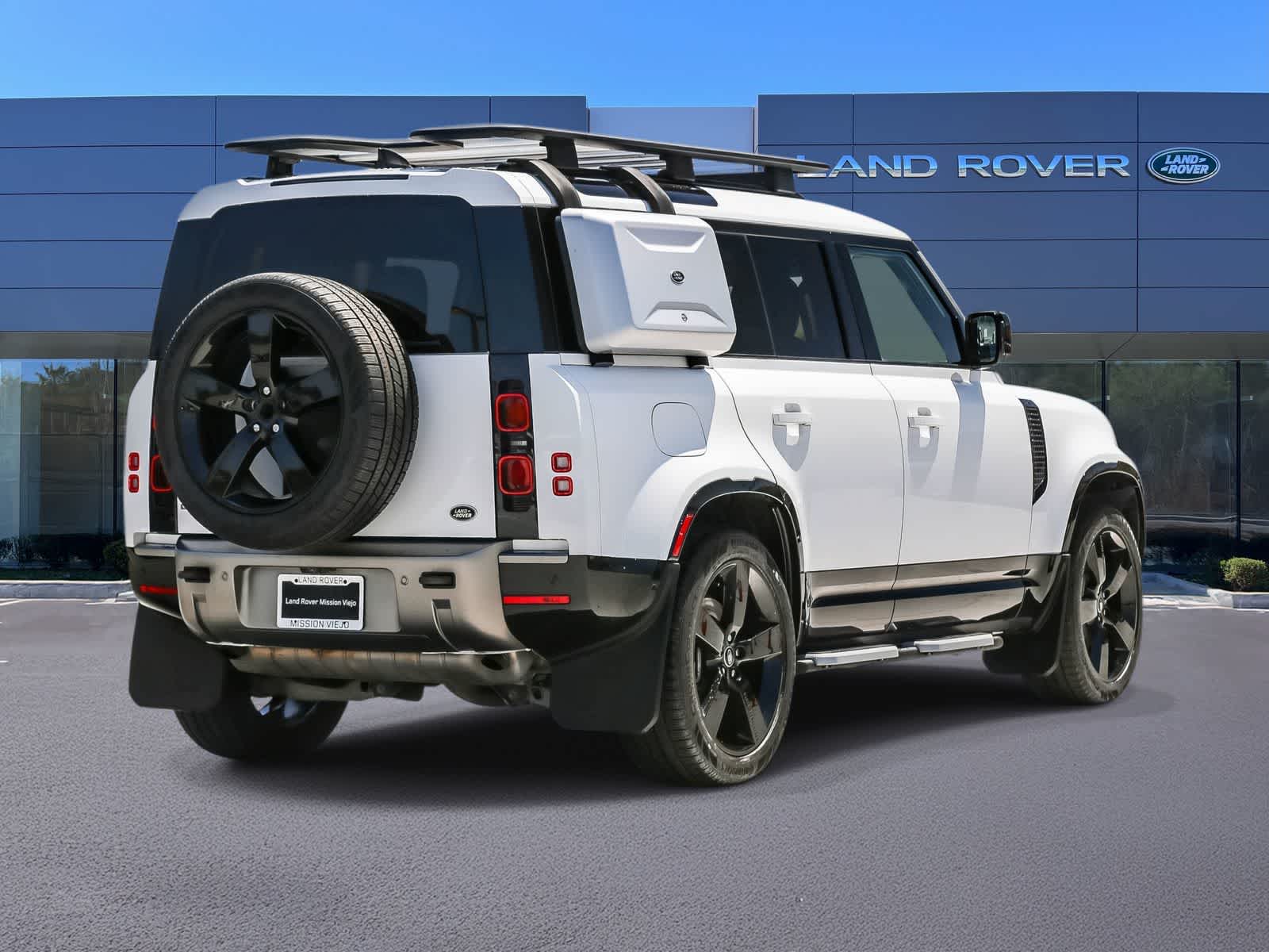 Thumbnail: 2022 Land Rover Defender - 3
