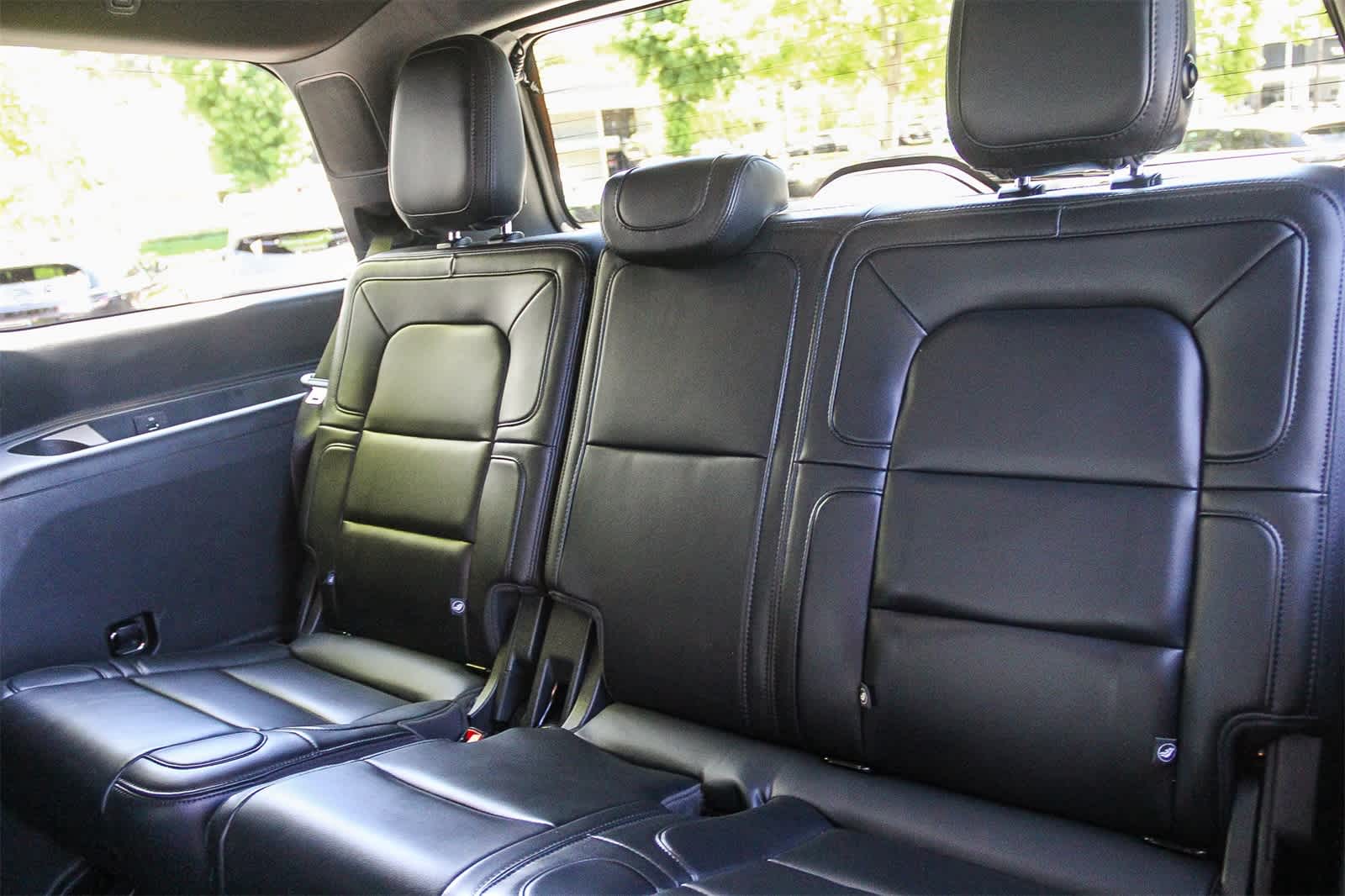Thumbnail: 2023 Lincoln Navigator - 18