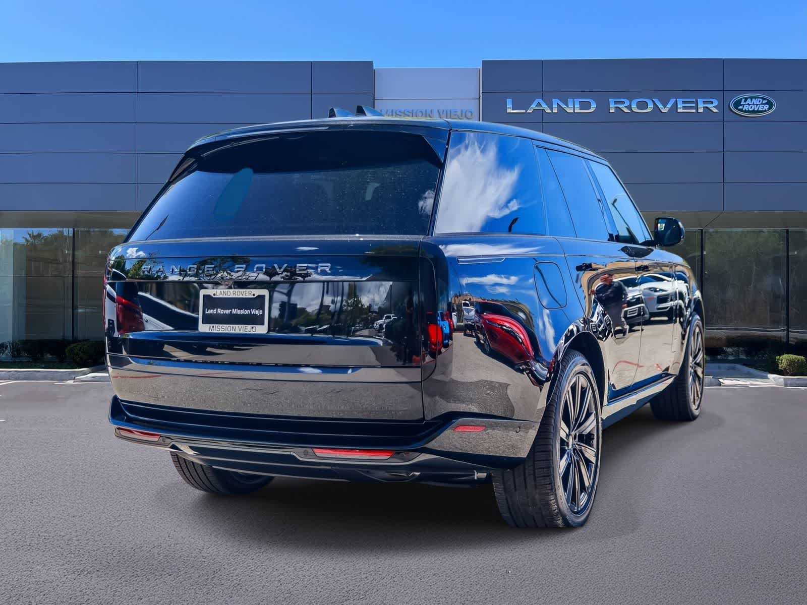 Thumbnail: 2026 Land Rover Range Rover - 4