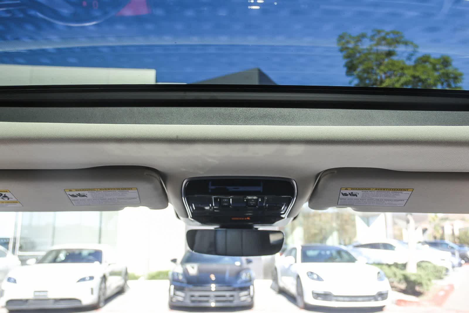 Thumbnail: 2025 Land Rover Range Rover - 13