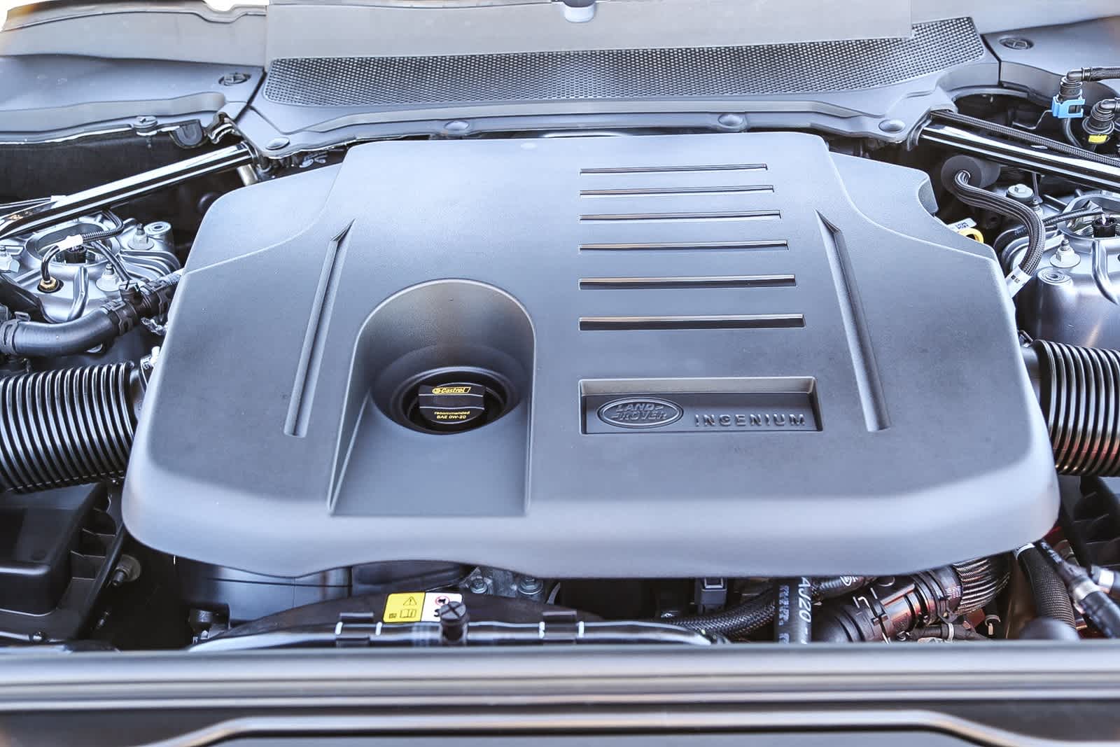 Thumbnail: 2025 Land Rover Discovery - 26