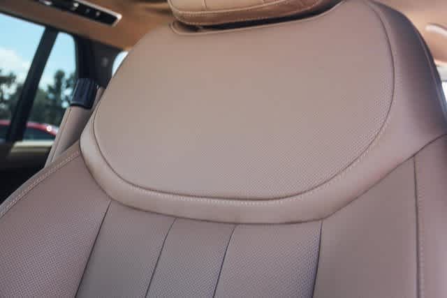 Thumbnail: 2025 Land Rover Range Rover - 25