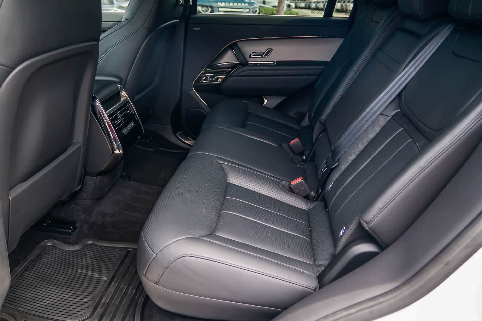 Thumbnail: 2025 Land Rover Range Rover Sport - 18