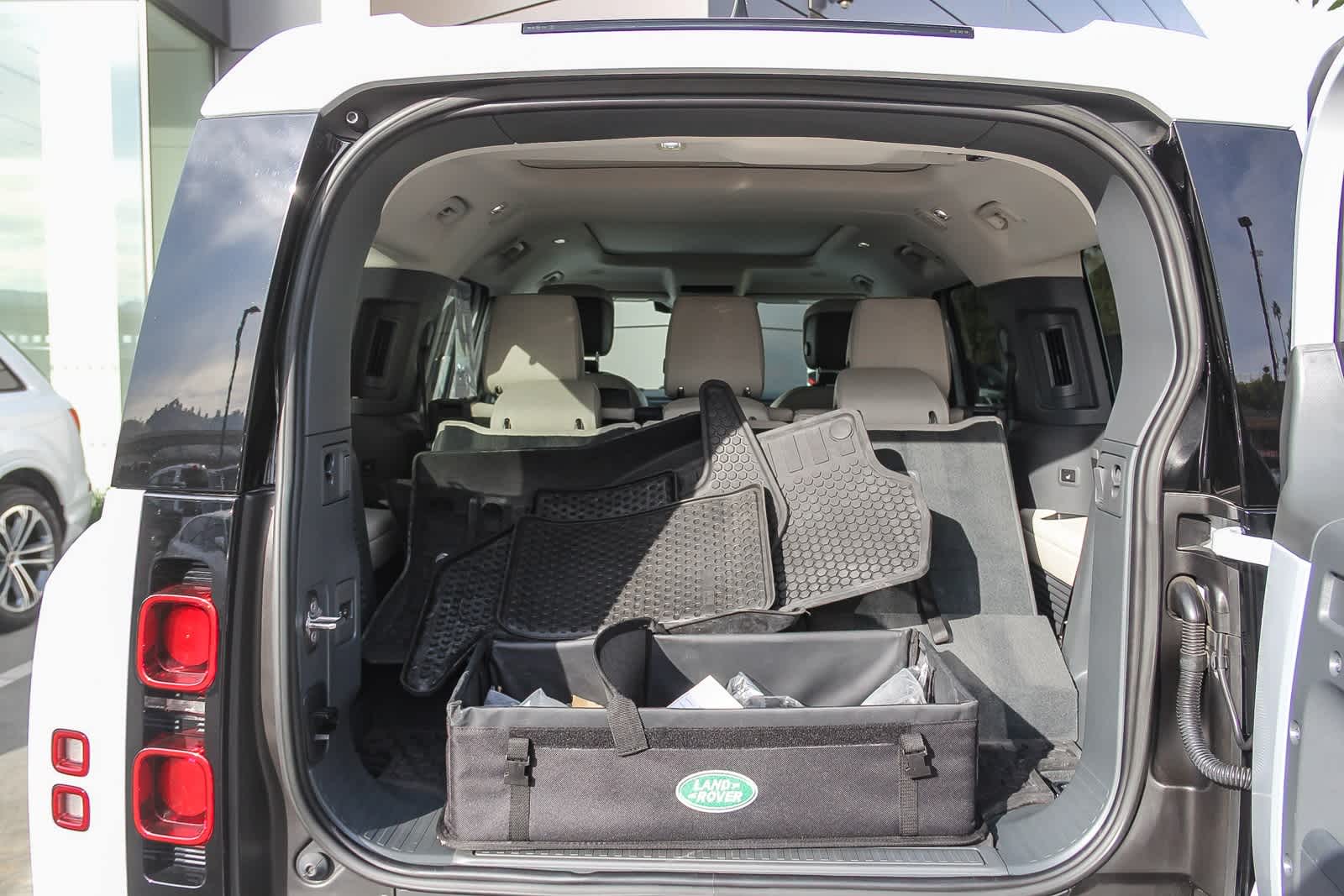 Thumbnail: 2023 Land Rover Defender - 14