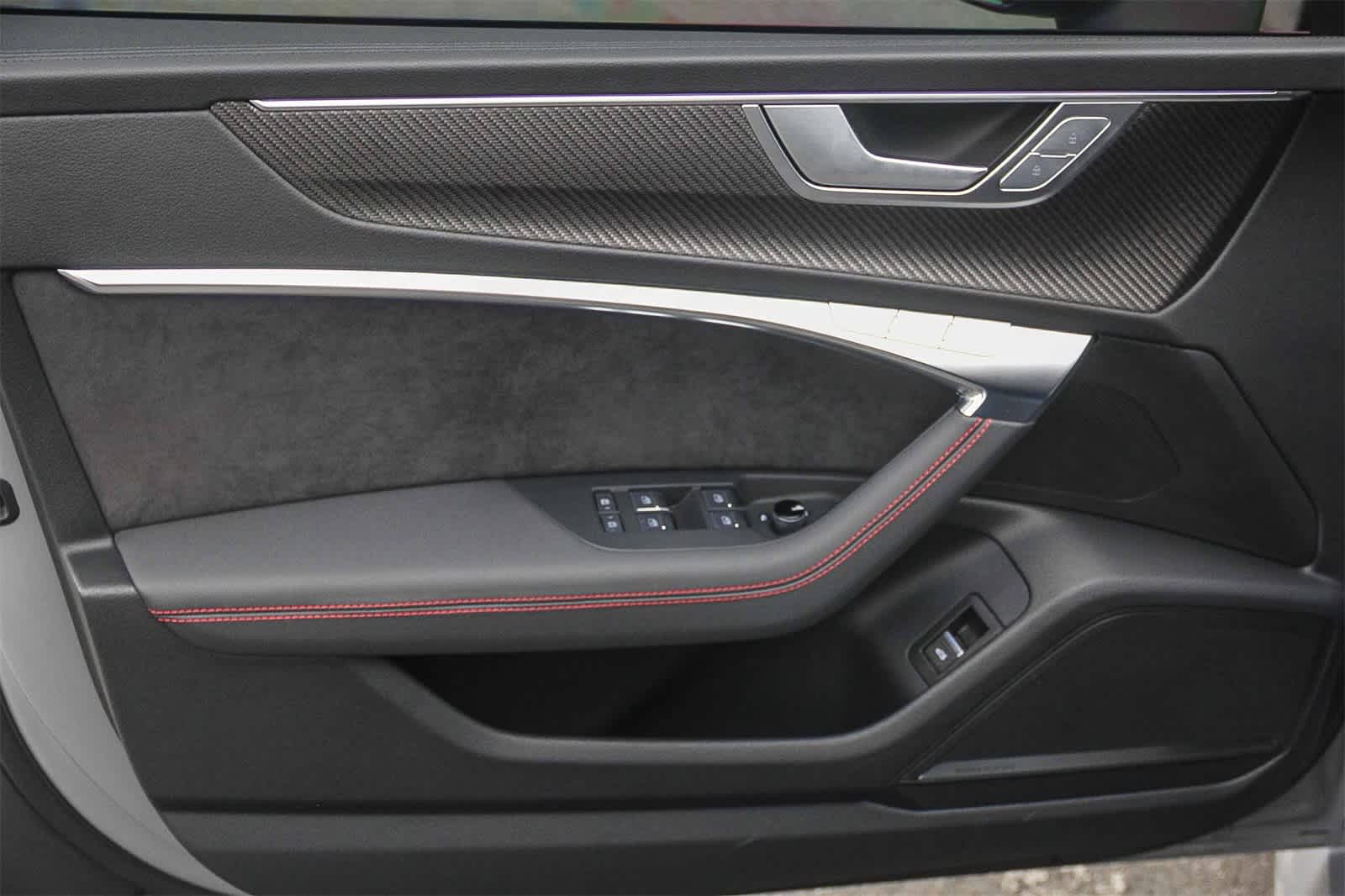 Thumbnail: 2024 Audi RS 7 - 13