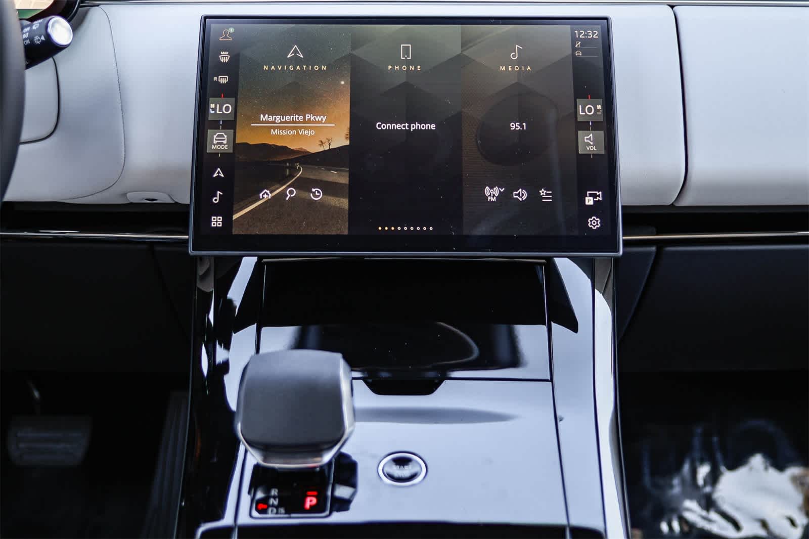 Thumbnail: 2026 Land Rover Range Rover Sport - 13