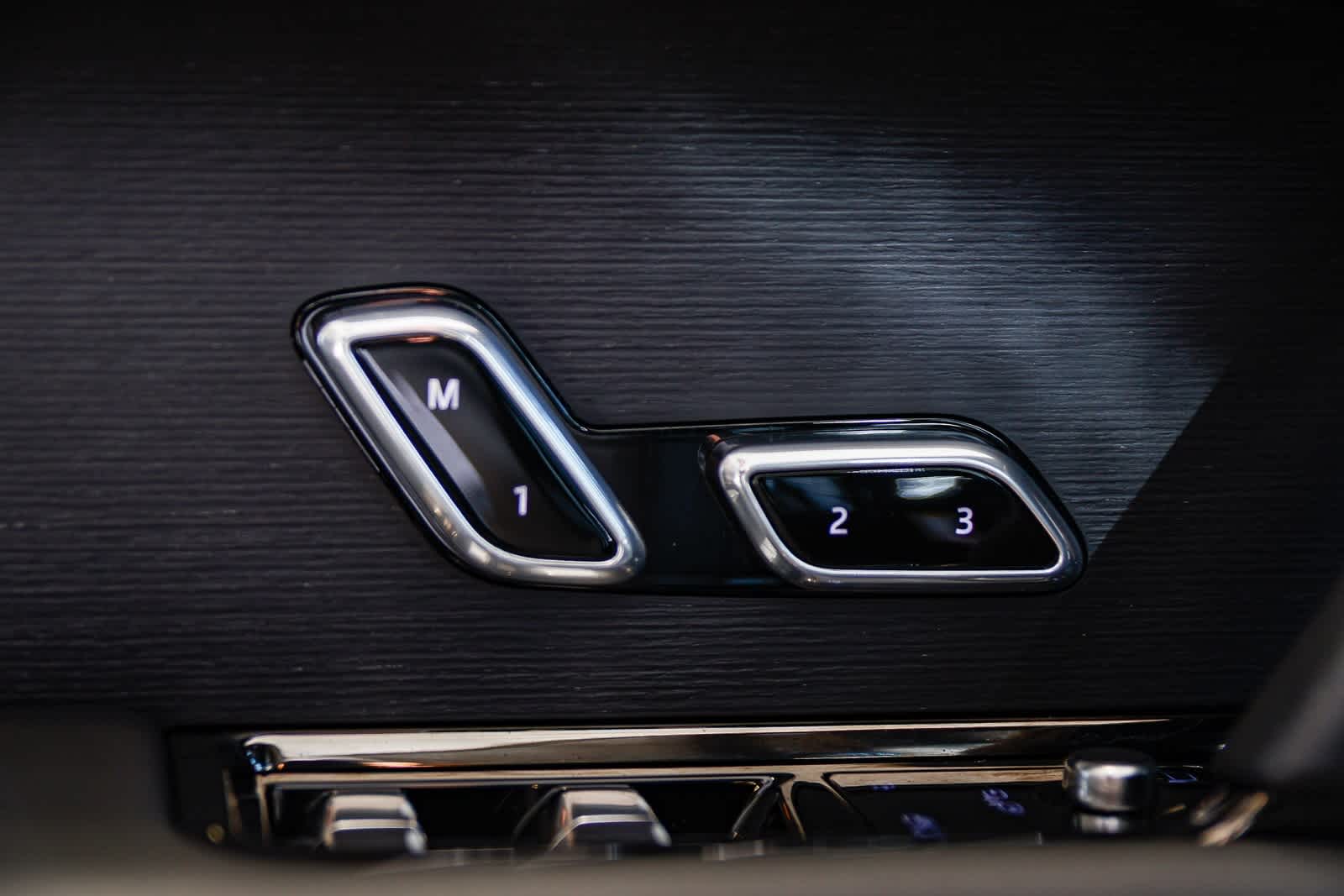 Thumbnail: 2025 Land Rover Range Rover Sport - 15