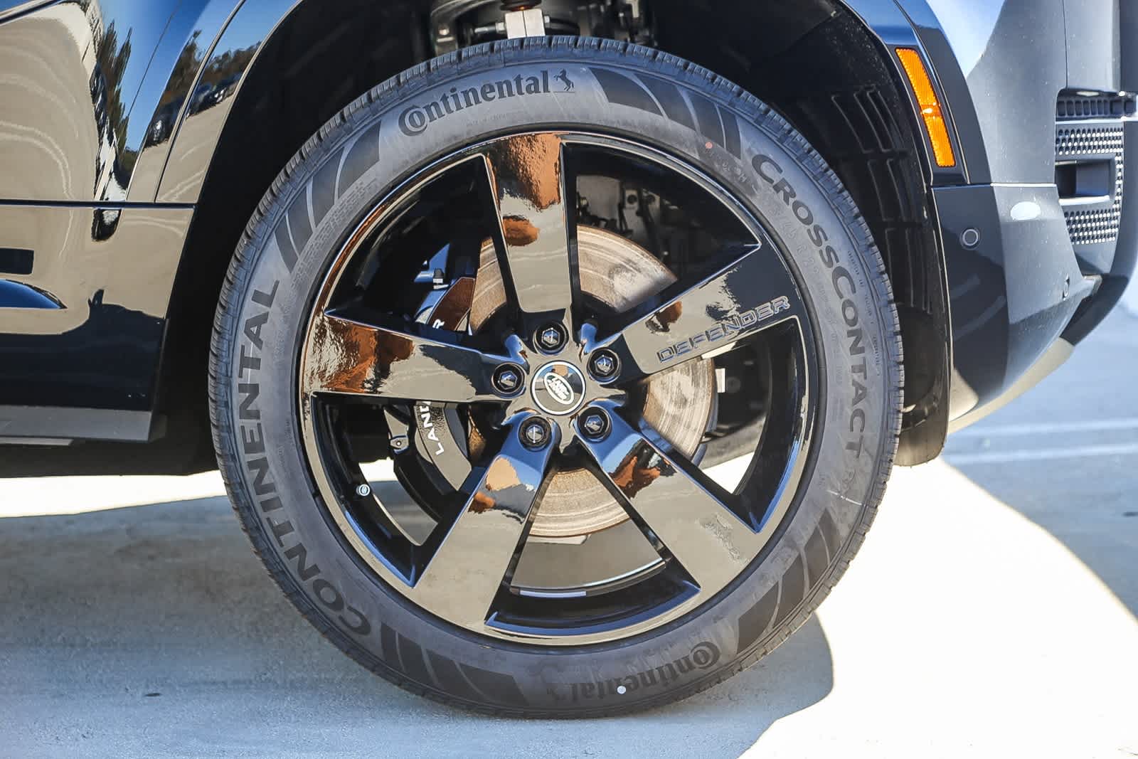 Thumbnail: 2025 Land Rover Defender - 10