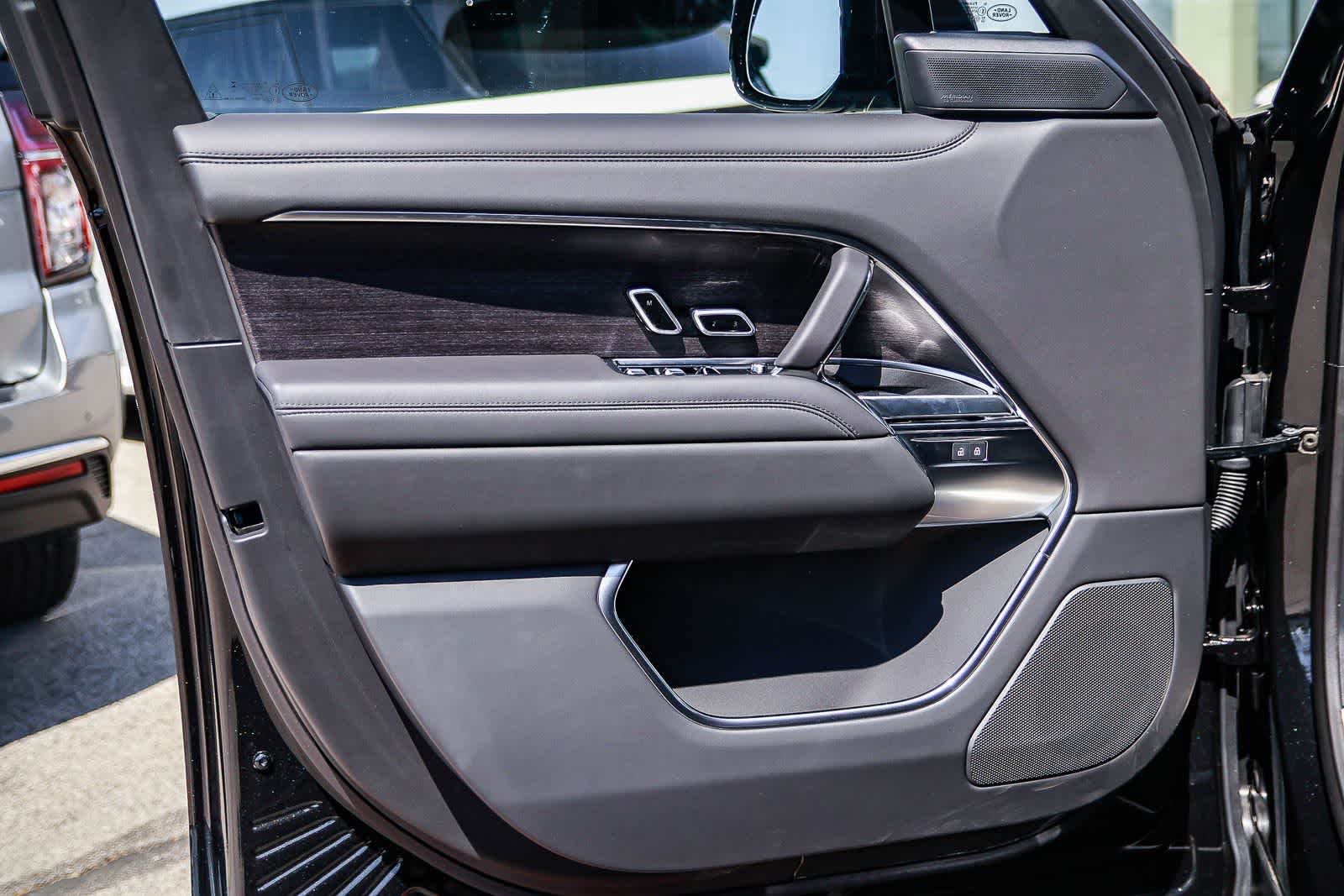 Thumbnail: 2026 Land Rover Range Rover - 21