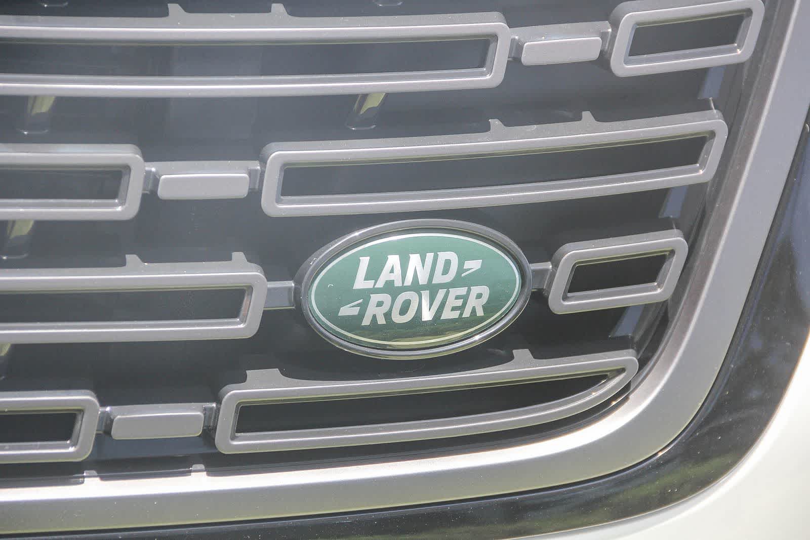 Thumbnail: 2026 Land Rover Range Rover Velar - 11