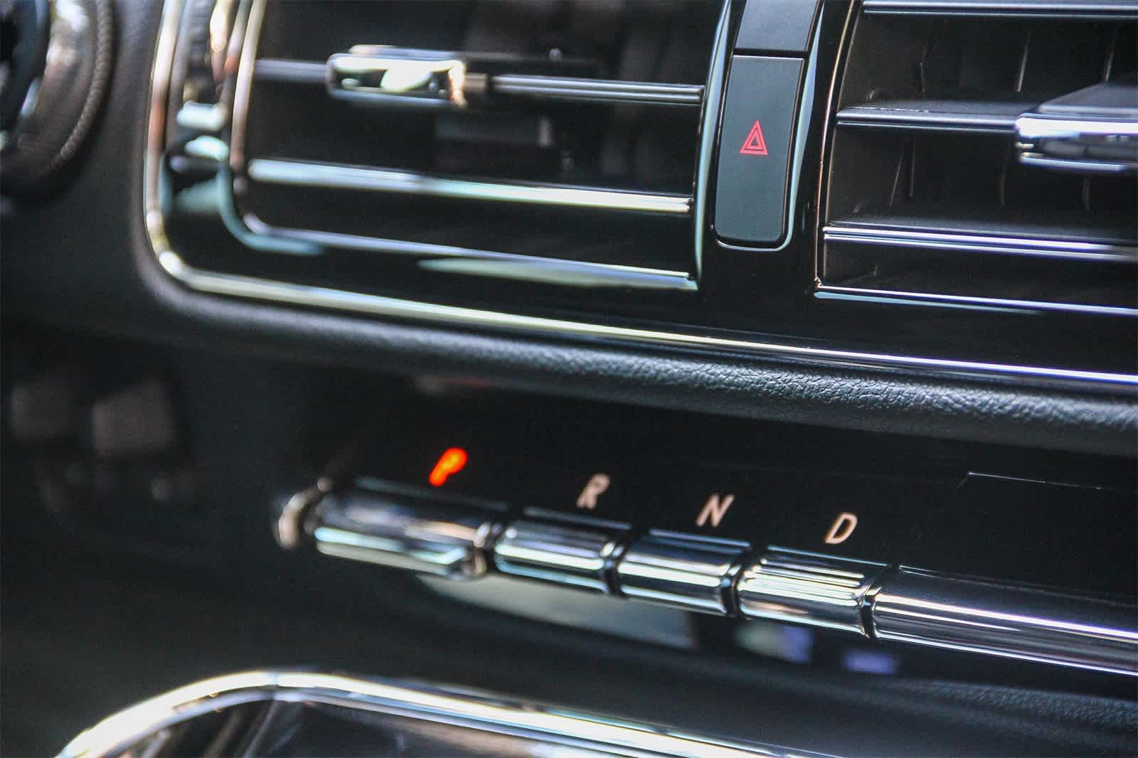Thumbnail: 2023 Lincoln Navigator - 22