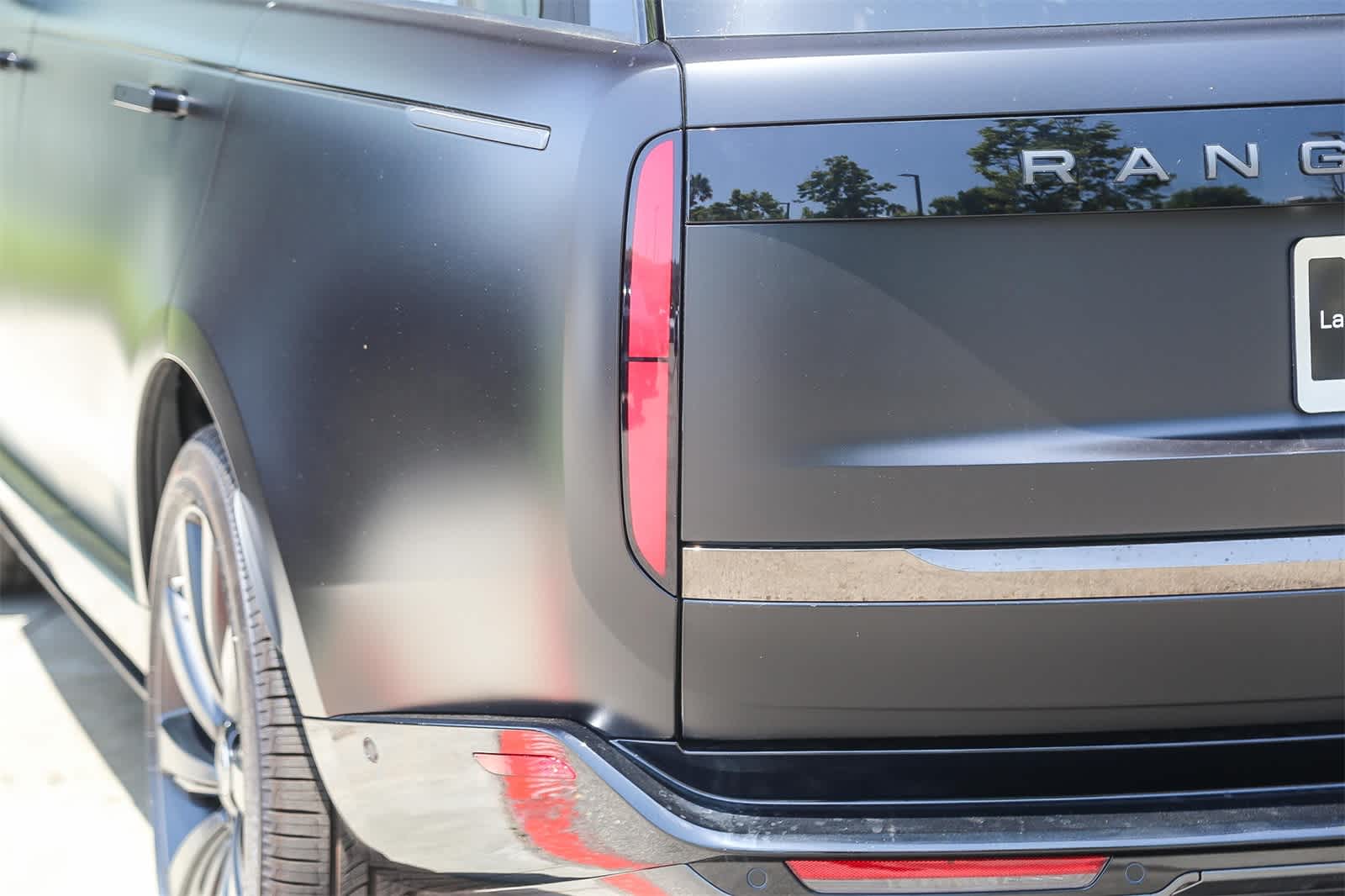 Thumbnail: 2025 Land Rover Range Rover - 7