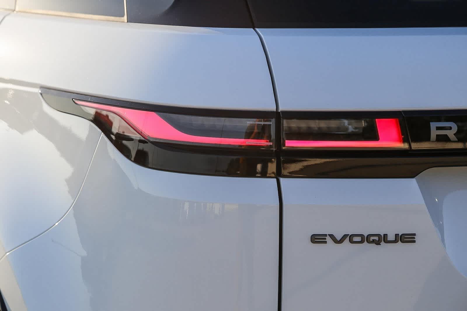 Thumbnail: 2026 Land Rover Range Rover Evoque - 9