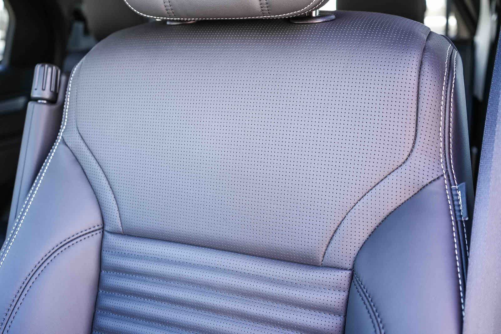 Thumbnail: 2026 Land Rover Discovery - 22