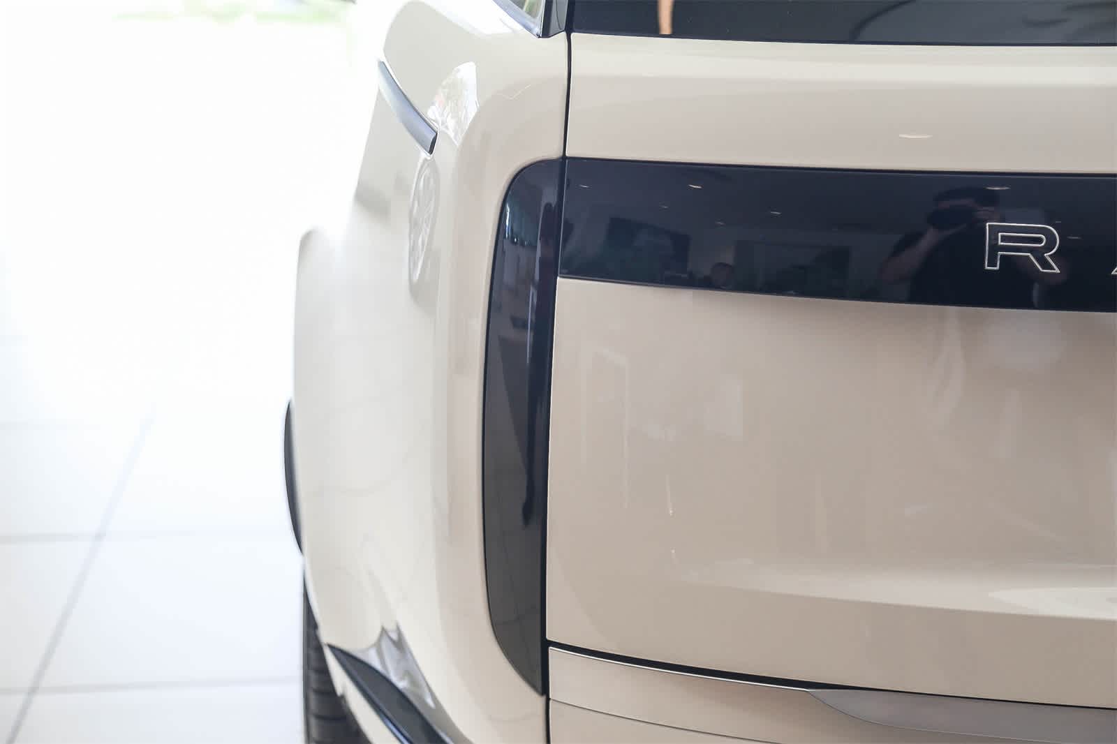 Thumbnail: 2024 Land Rover Range Rover - 8