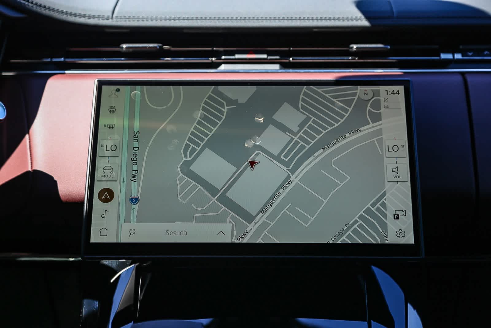 Thumbnail: 2025 Land Rover Range Rover Sport - 14