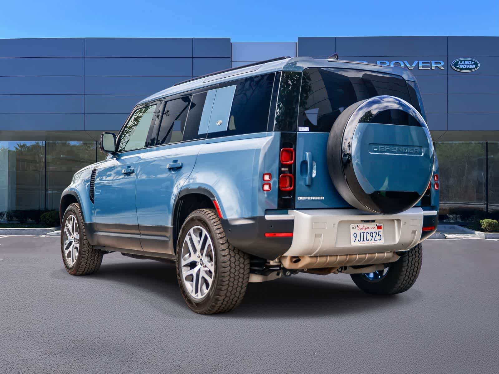 Thumbnail: 2023 Land Rover Defender - 6