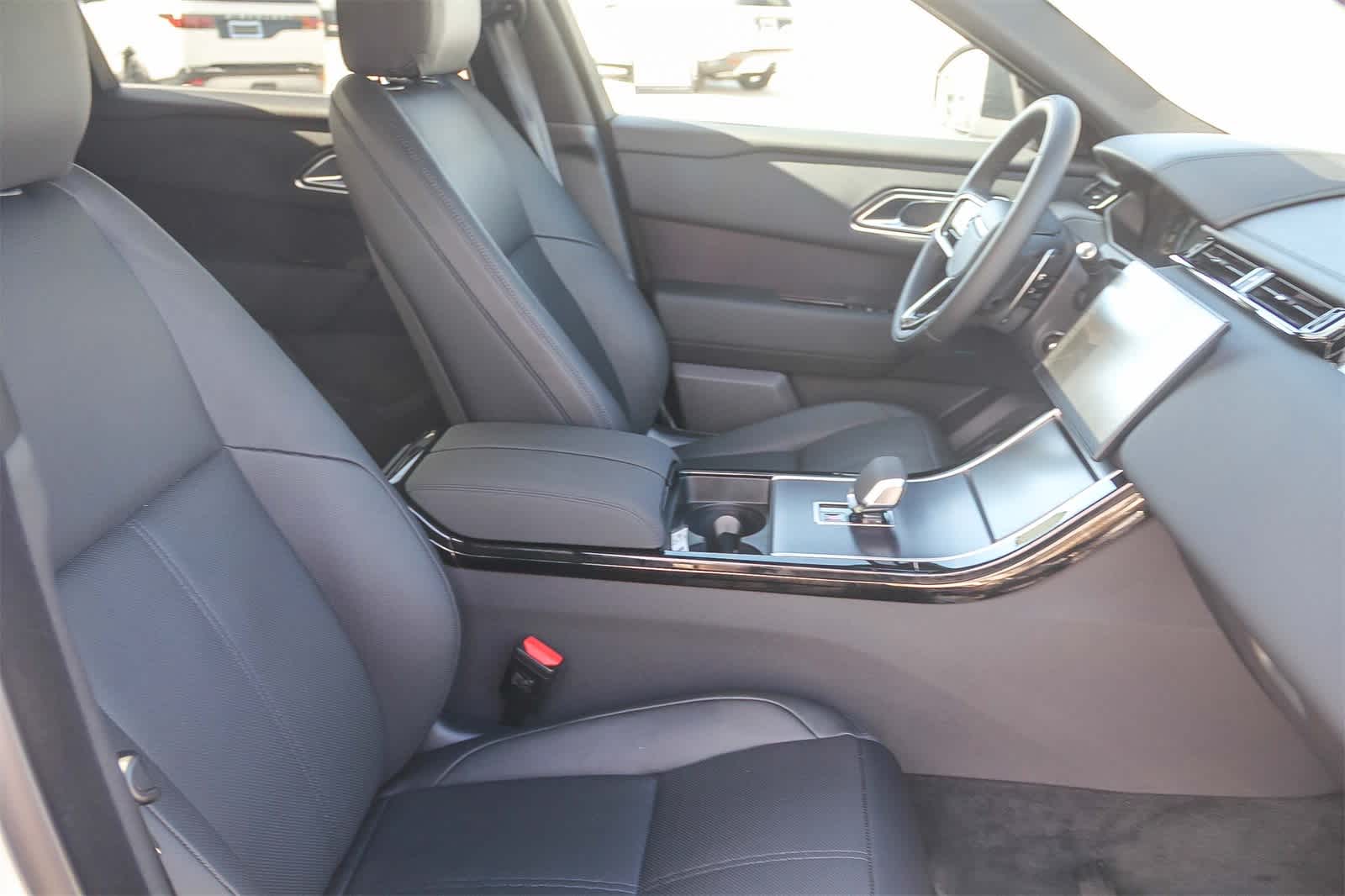 Thumbnail: 2026 Land Rover Range Rover Velar - 22