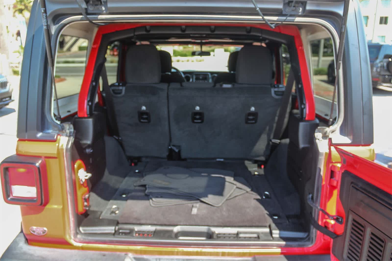 Thumbnail: 2023 Jeep Wrangler - 21