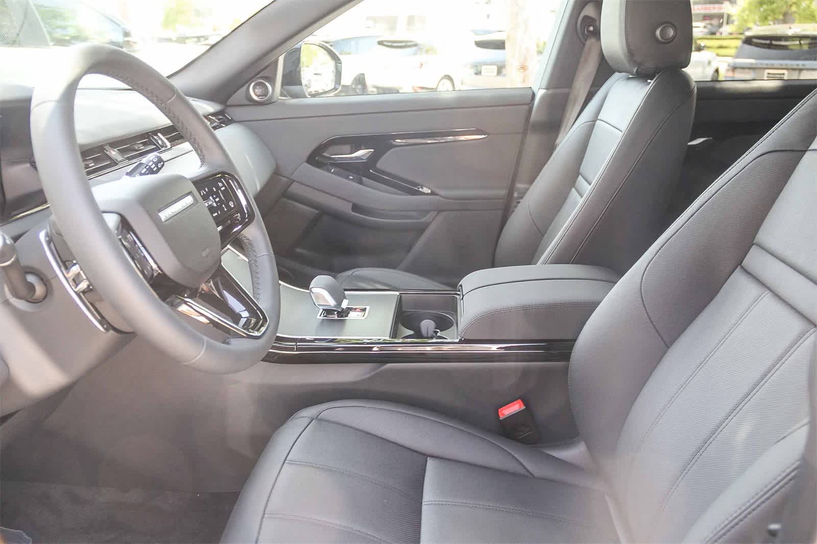 Thumbnail: 2026 Land Rover Range Rover Evoque - 22