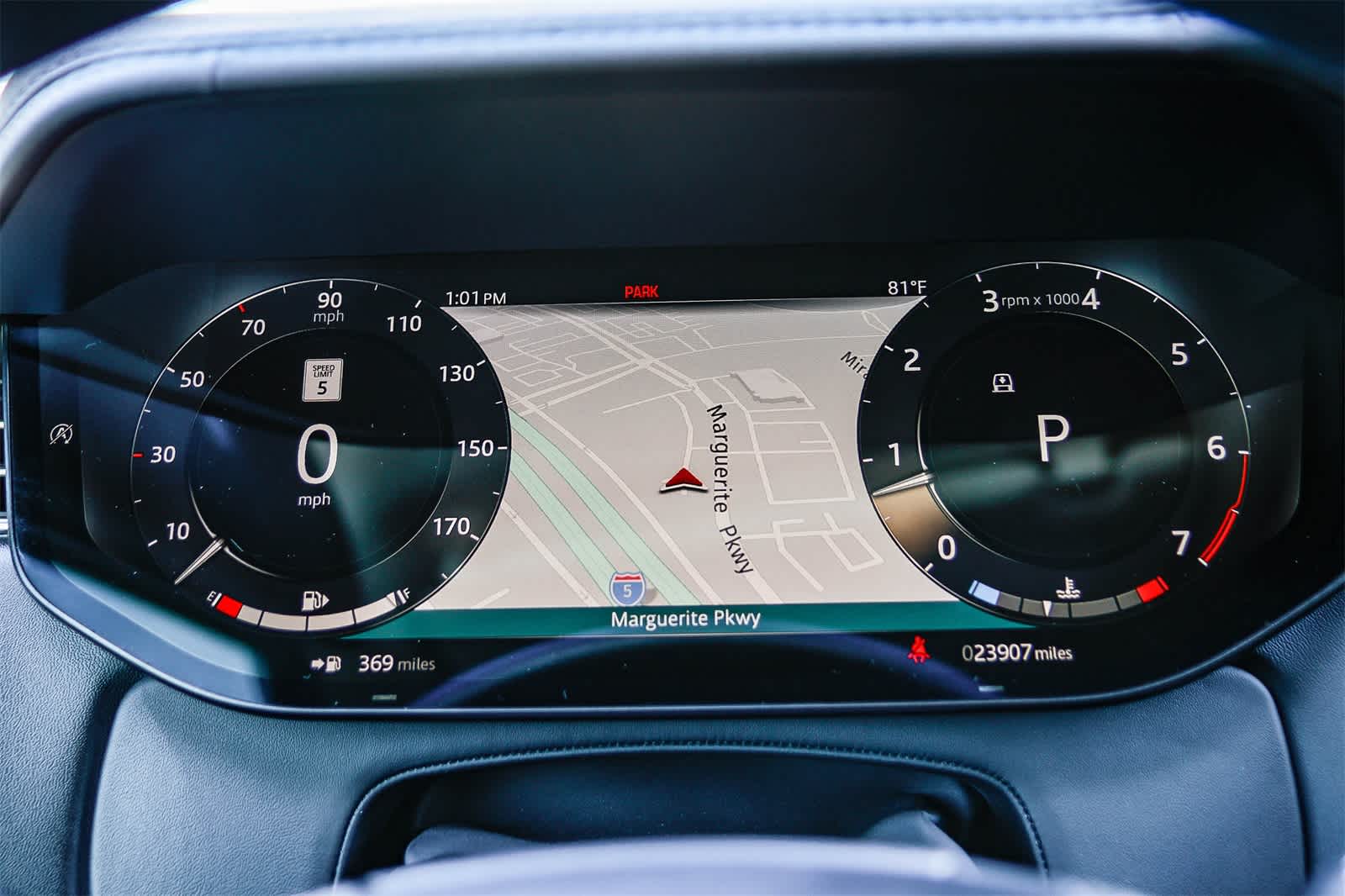 Thumbnail: 2023 Land Rover Range Rover - 24