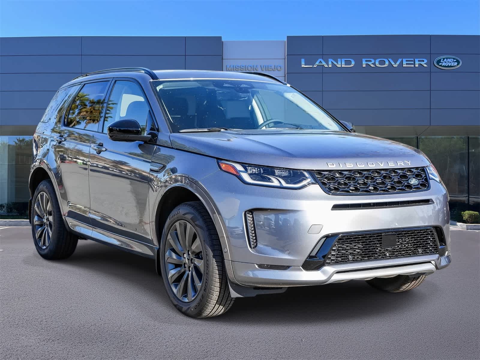 Thumbnail: 2025 Land Rover Discovery Sport - 3