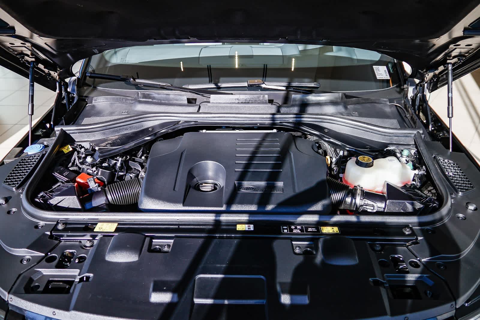 Thumbnail: 2025 Land Rover Range Rover Sport - 19