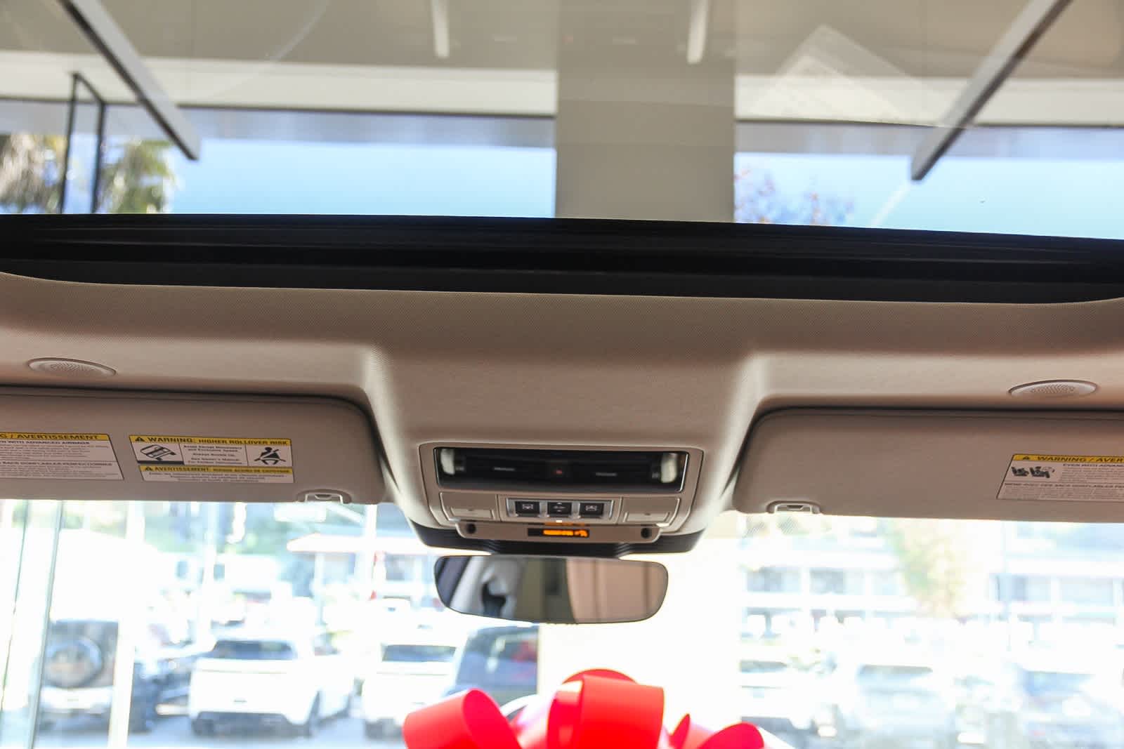 Thumbnail: 2026 Land Rover Discovery - 16