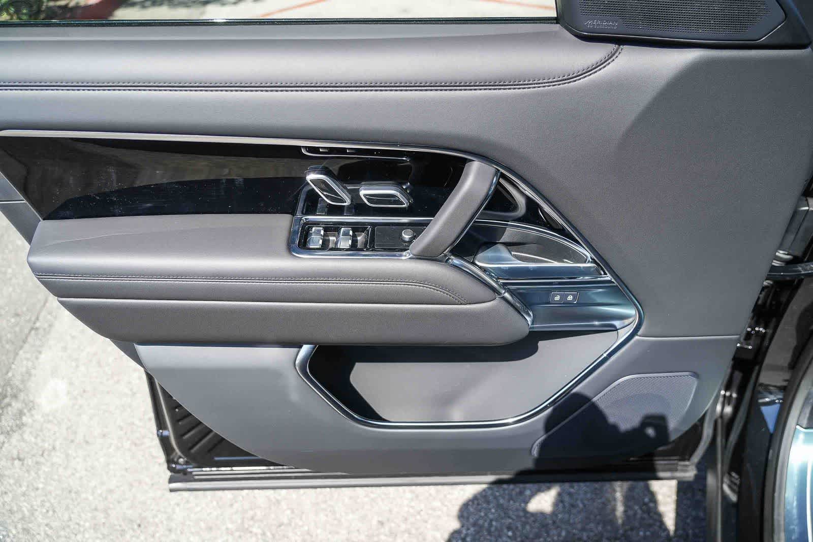 Thumbnail: 2026 Land Rover Range Rover - 20