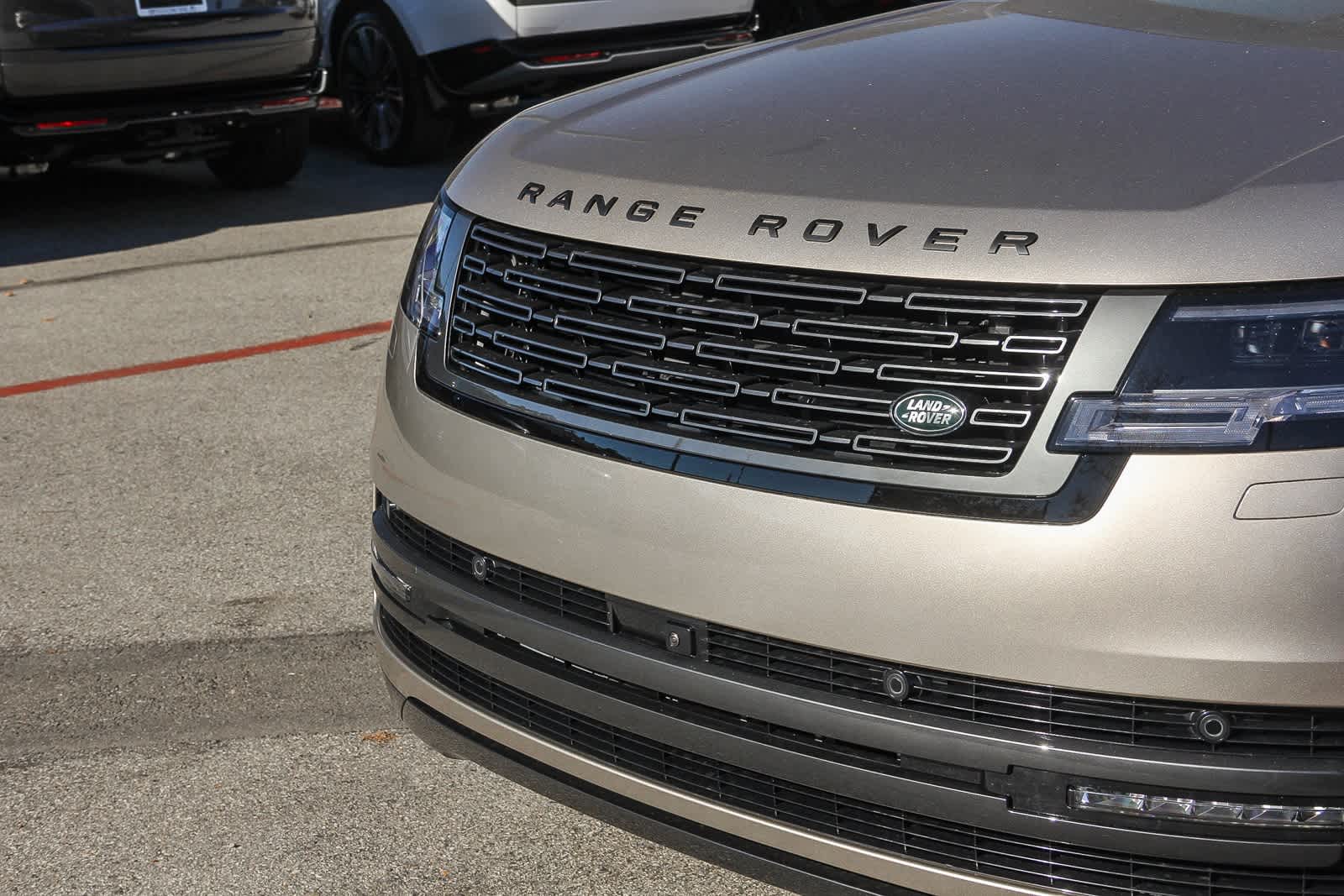 Thumbnail: 2025 Land Rover Range Rover - 5