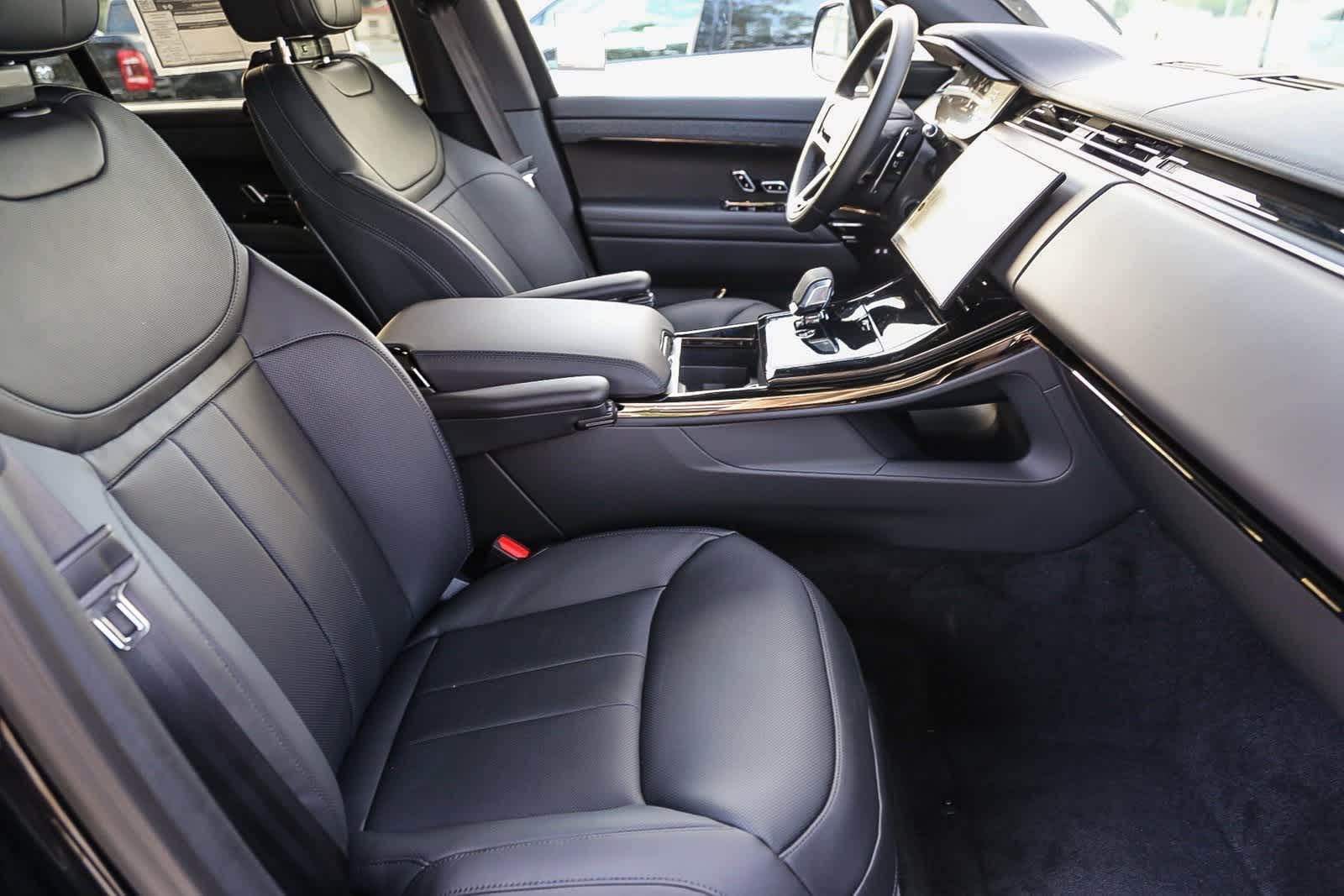 Thumbnail: 2025 Land Rover Range Rover Sport - 15