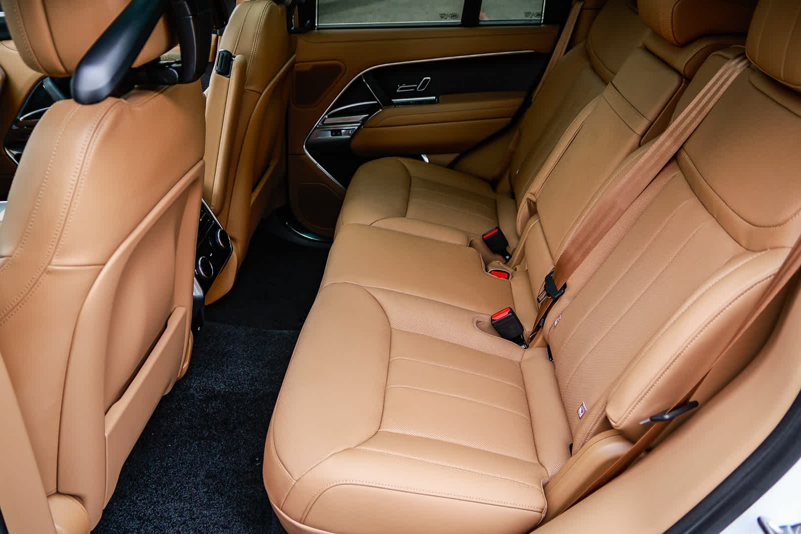 Thumbnail: 2026 Land Rover Range Rover - 17