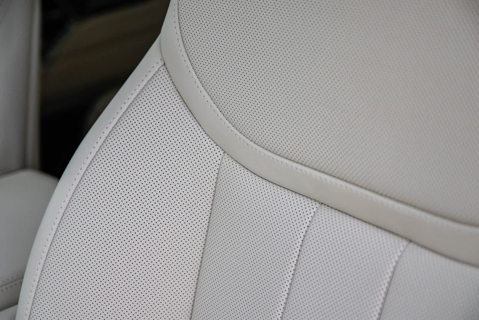 Thumbnail: 2026 Land Rover Range Rover - 29