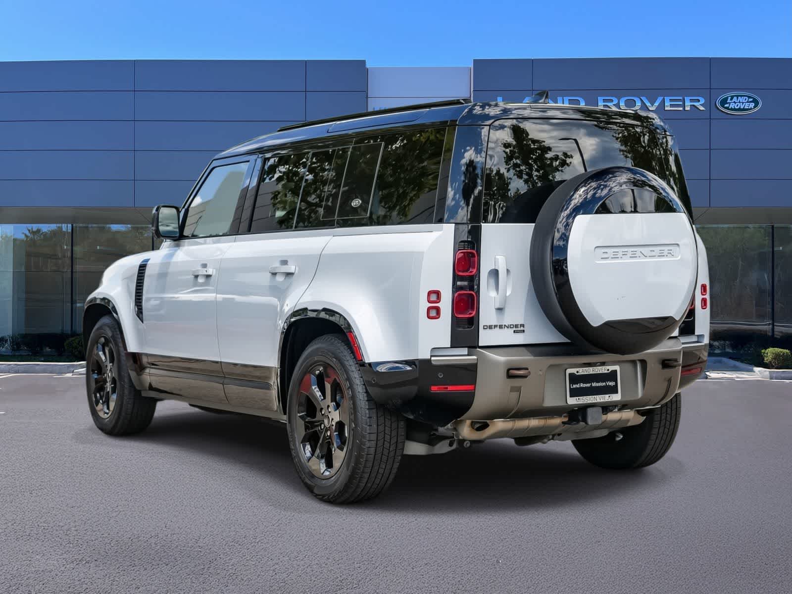 Thumbnail: 2023 Land Rover Defender - 5