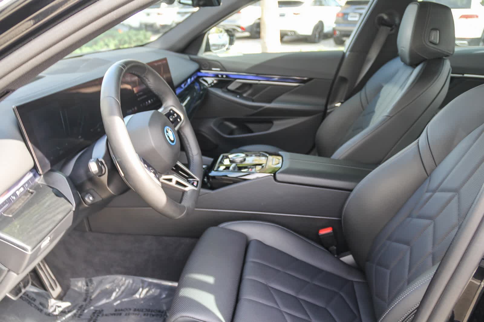 Thumbnail: 2025 BMW i5 - 20