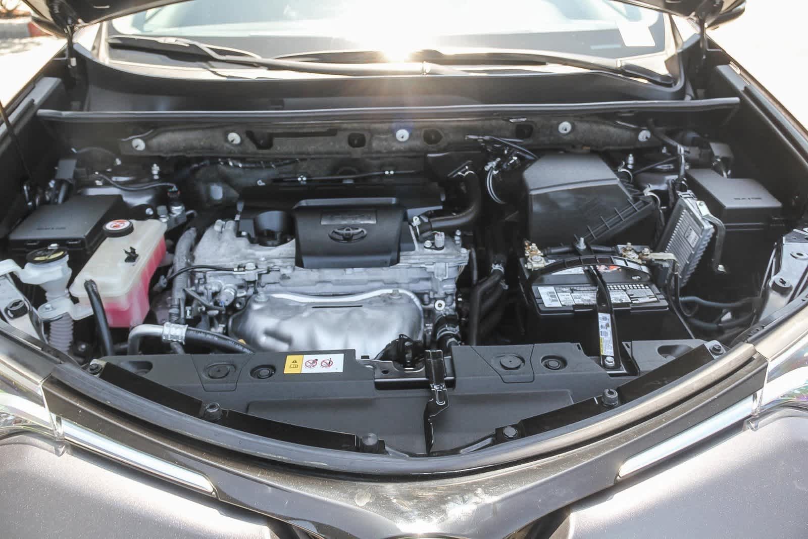 Thumbnail: 2017 Toyota RAV4 - 27