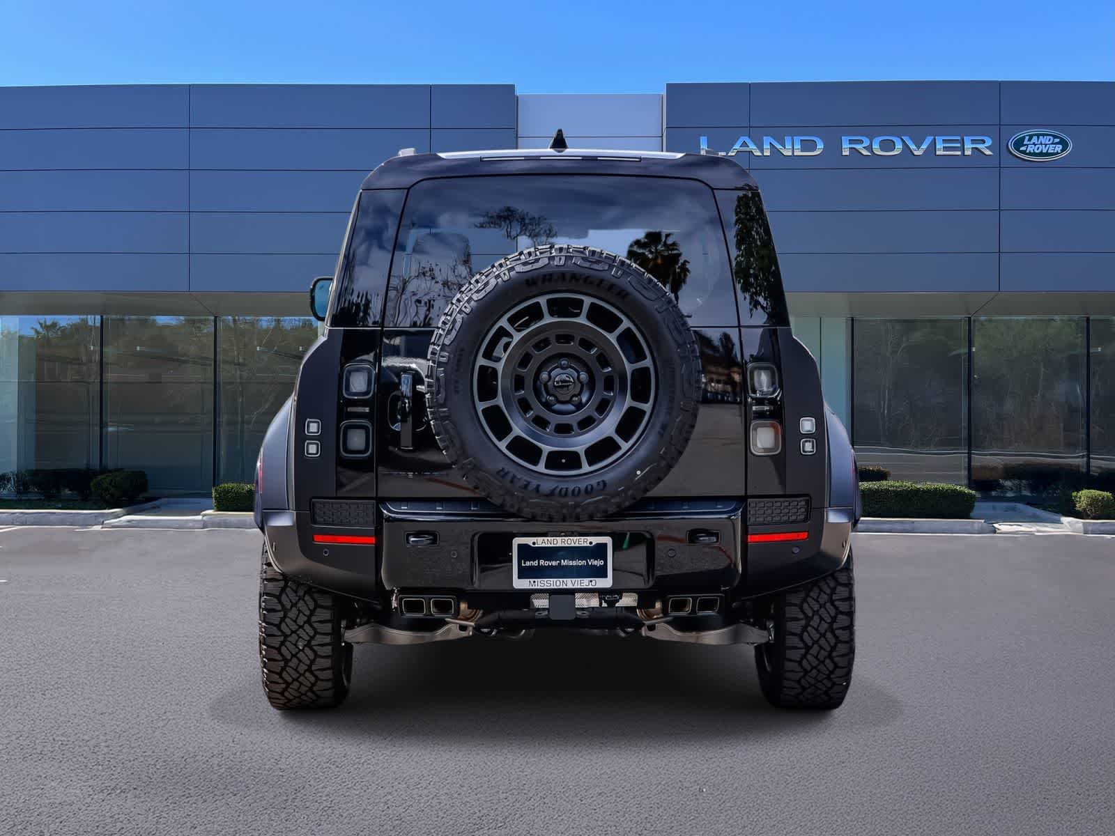 Thumbnail: 2026 Land Rover Defender - 5