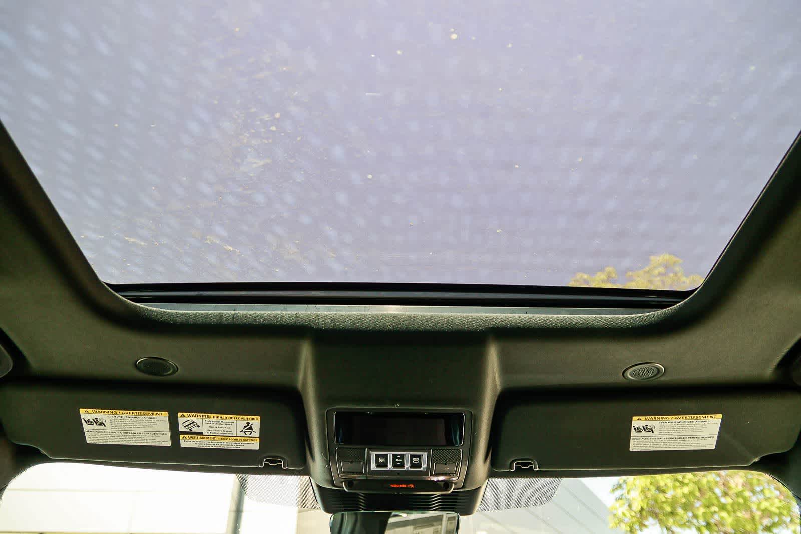 Thumbnail: 2026 Land Rover Discovery - 16