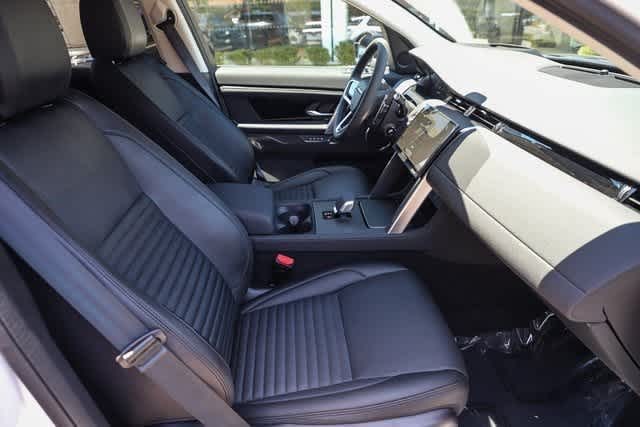 Thumbnail: 2024 Land Rover Discovery Sport - 16