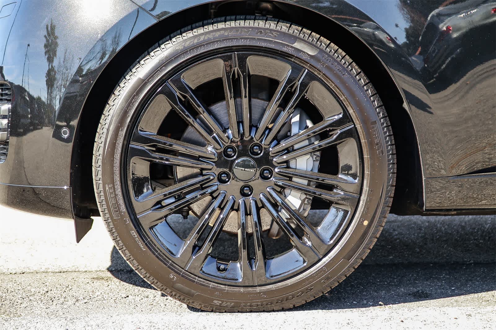 Thumbnail: 2023 Land Rover Range Rover - 9