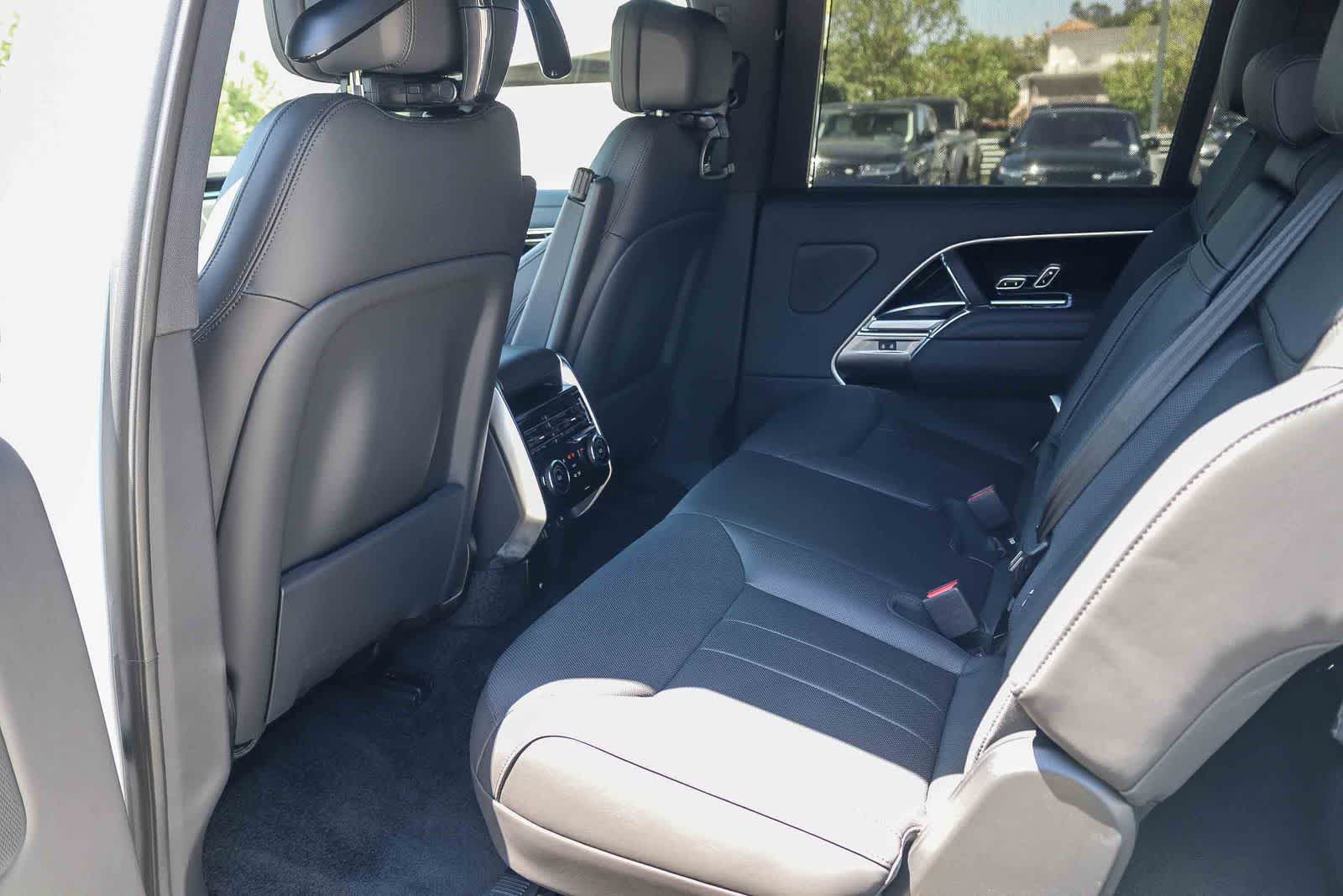 Thumbnail: 2026 Land Rover Range Rover - 17
