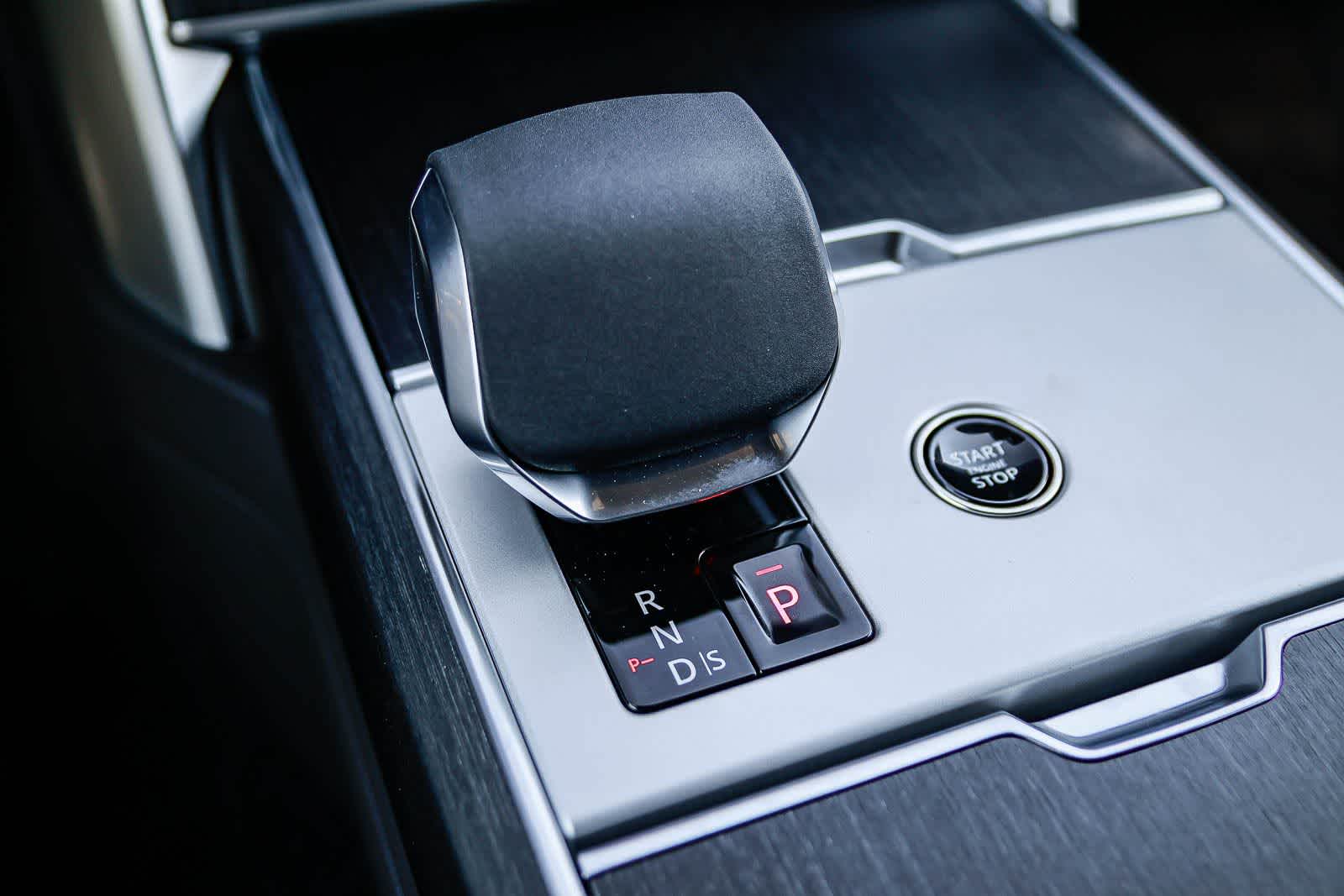 Thumbnail: 2026 Land Rover Range Rover - 24