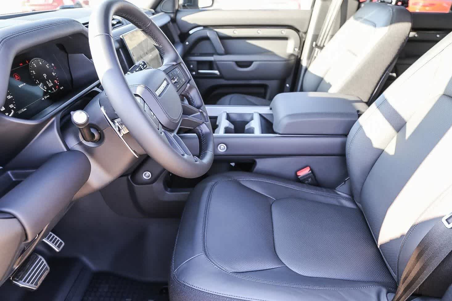 Thumbnail: 2025 Land Rover Defender - 16