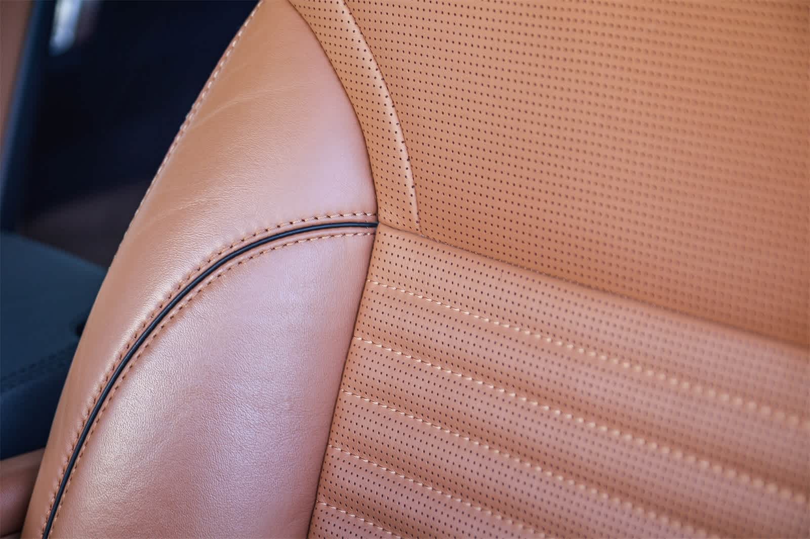 Thumbnail: 2020 Land Rover Discovery - 29