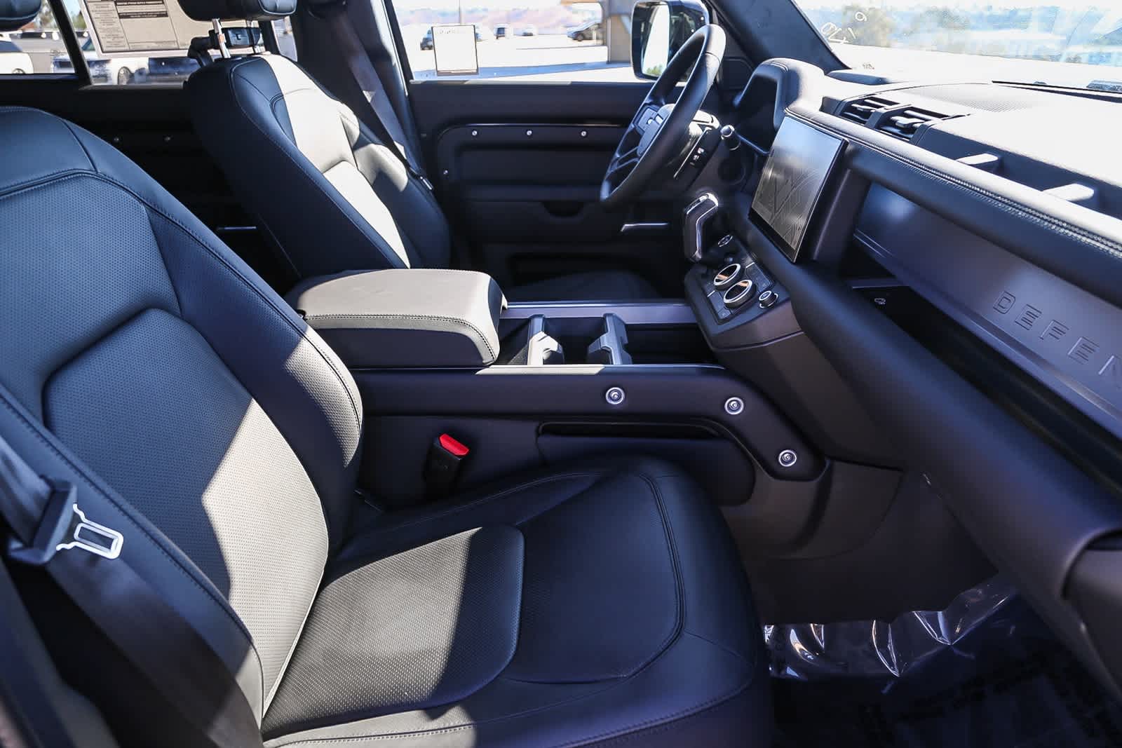 Thumbnail: 2025 Land Rover Defender - 16