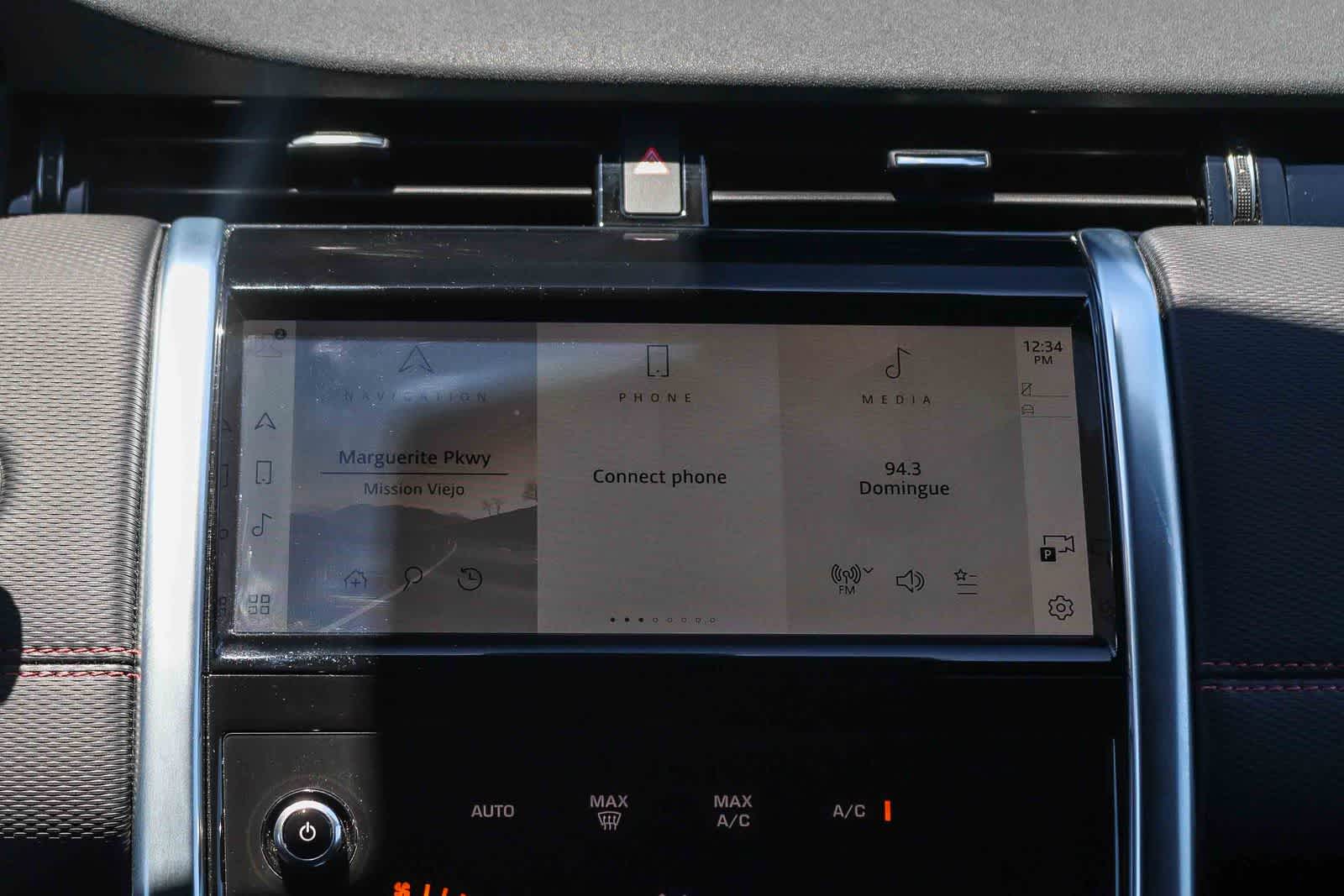 Thumbnail: 2023 Land Rover Discovery Sport - 5