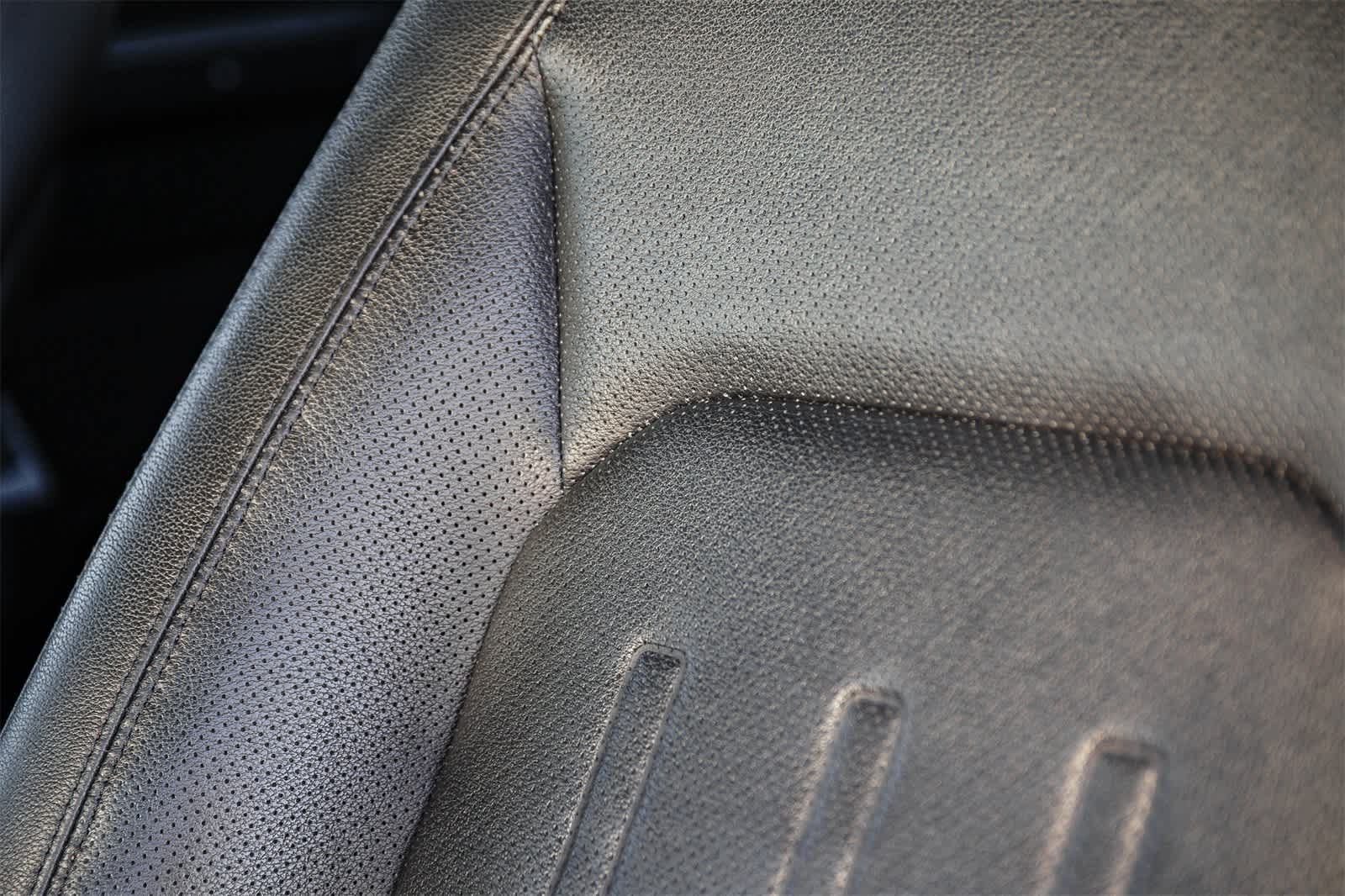 Thumbnail: 2022 Land Rover Defender - 28