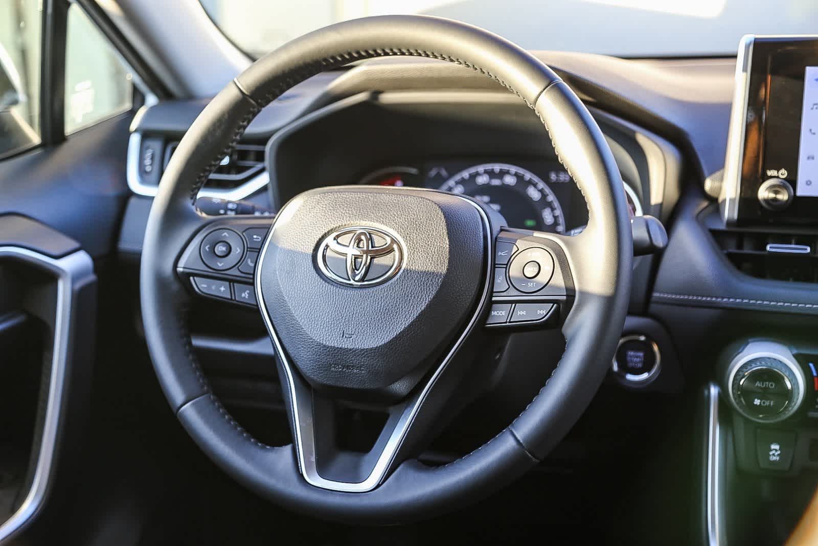 Thumbnail: 2023 Toyota RAV4 - 15