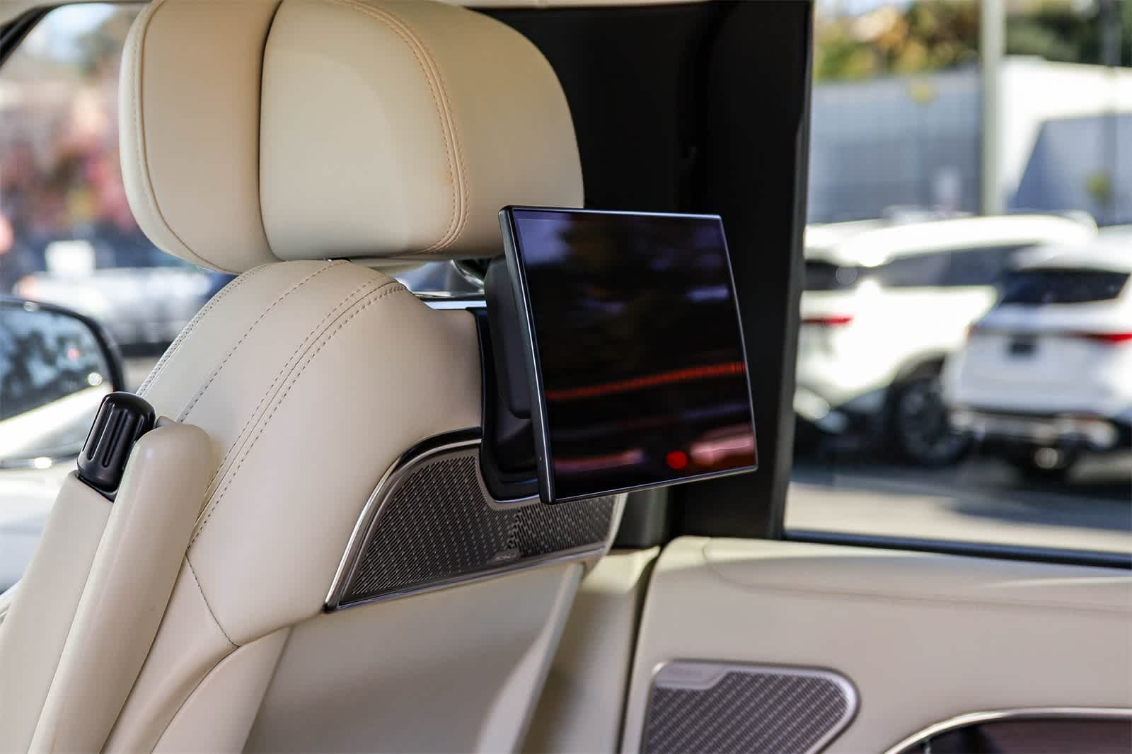 Thumbnail: 2022 Land Rover Range Rover - 20